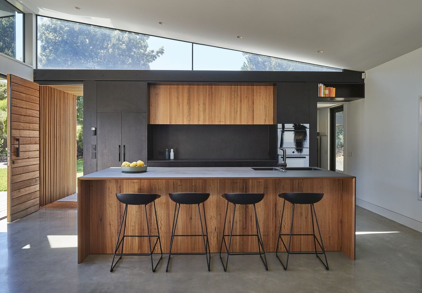 Modern kitchen interior ideas with stylish cabinets, lighting, and décor